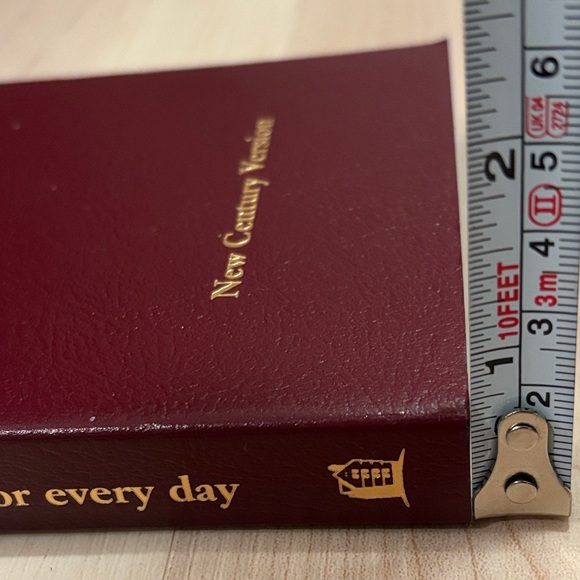 God's Promises For Everyday Softcover Book - Picture 5 of 12